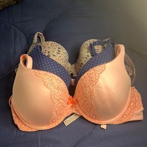 Three pack of bras, Victoria's Secret flirtitude, Victoria's Secret